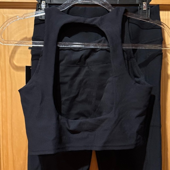 Kimith ribbed cropped tank top/sports, cross over ribbed leggings - Picture 3 of 13